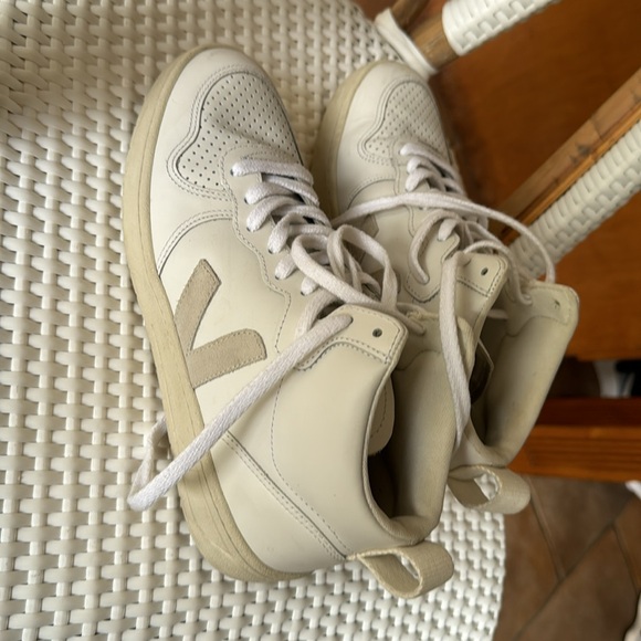 Hightops vejas sixe 9 new without tags - Picture 4 of 5